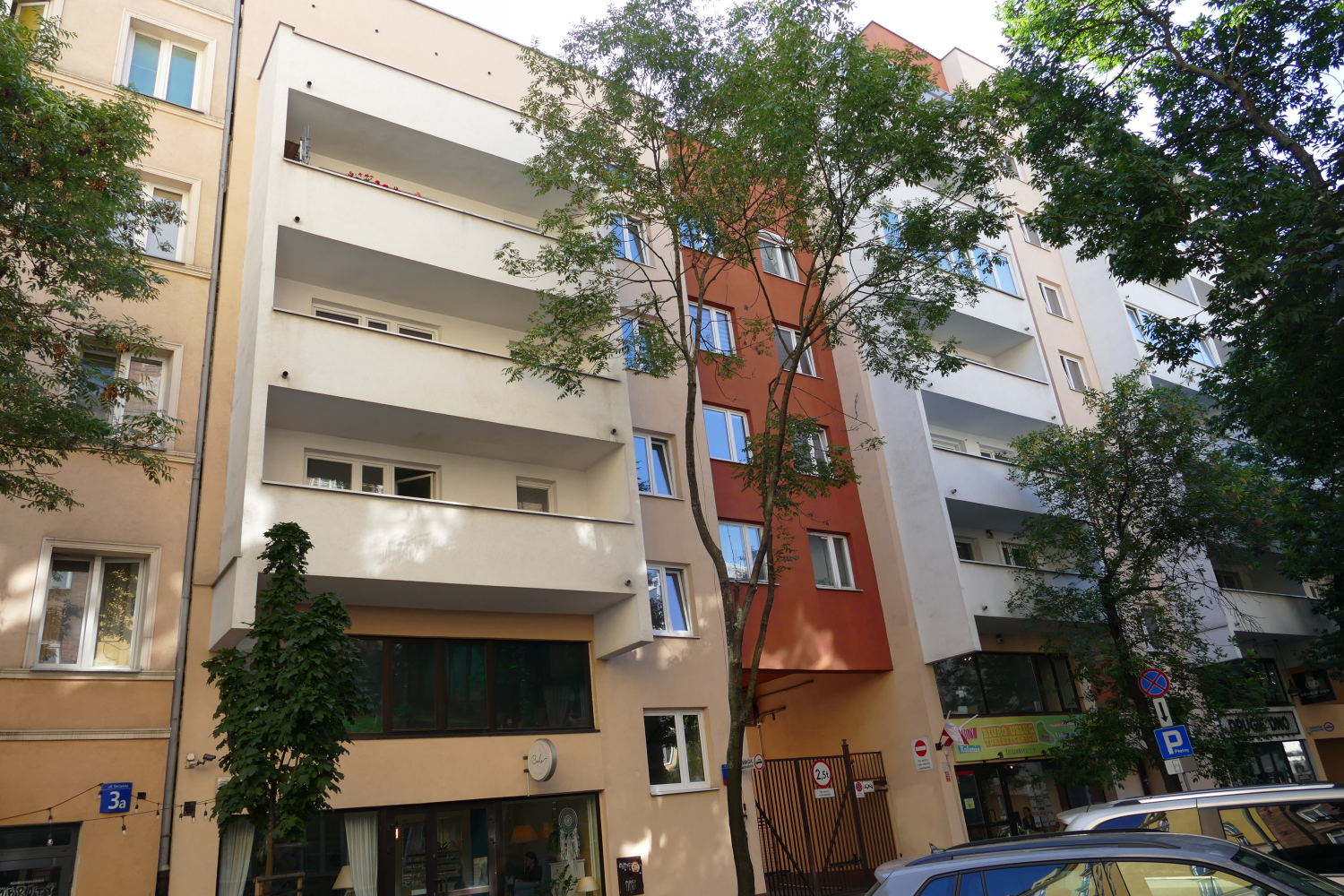 Zdjęcie architektury budynku Budynek mieszkalno-usługowy